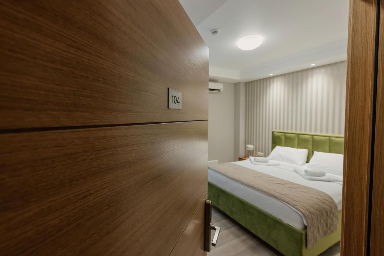 Hotel Beli Dvor Čačak Dış mekan fotoğraf
