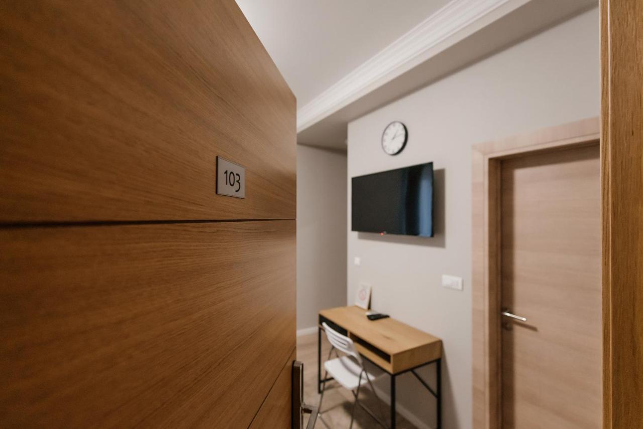 Hotel Beli Dvor Čačak Dış mekan fotoğraf