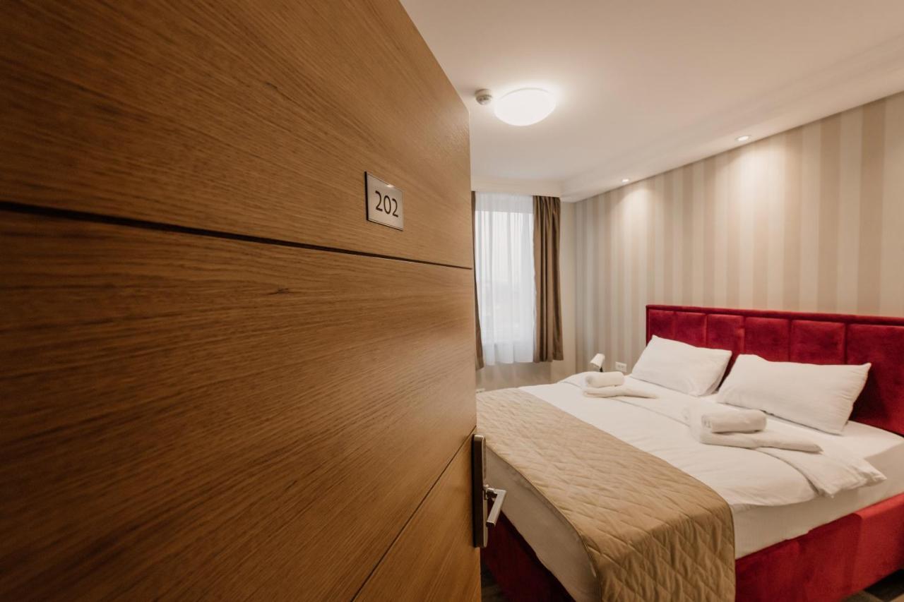 Hotel Beli Dvor Čačak Dış mekan fotoğraf