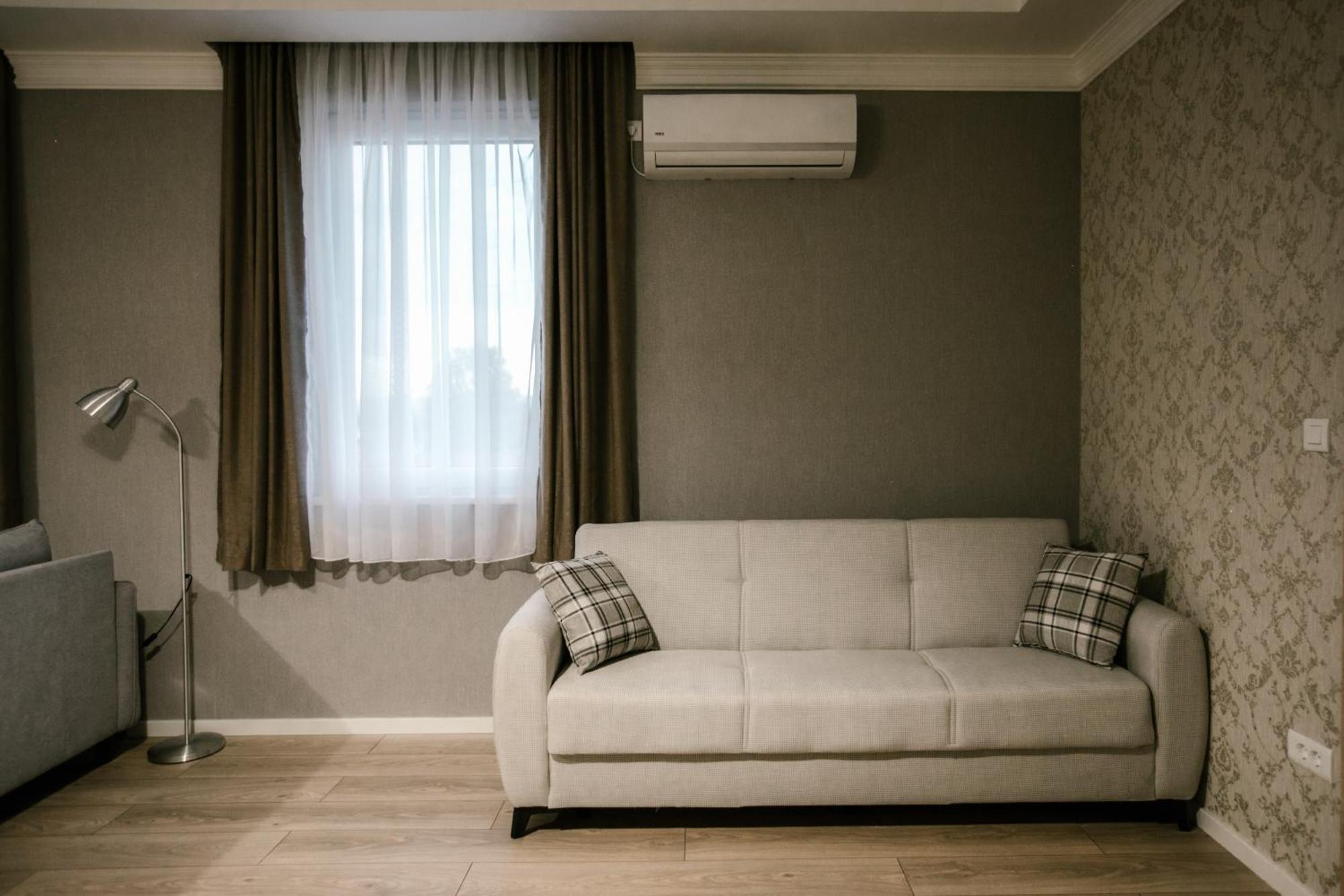 Hotel Beli Dvor Čačak Dış mekan fotoğraf