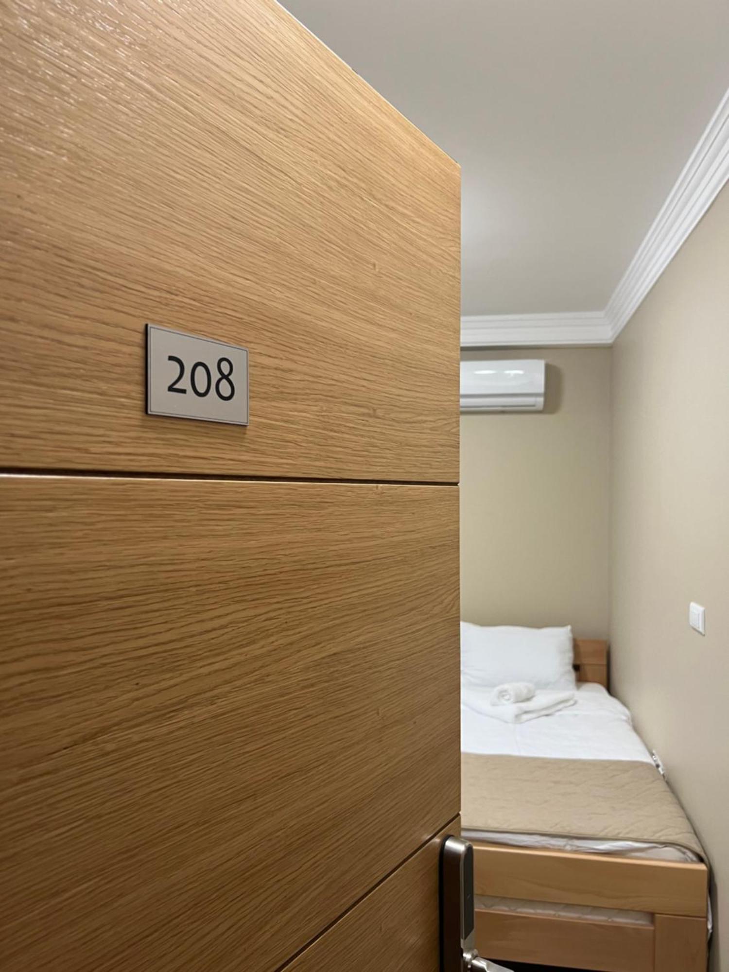 Hotel Beli Dvor Čačak Oda fotoğraf
