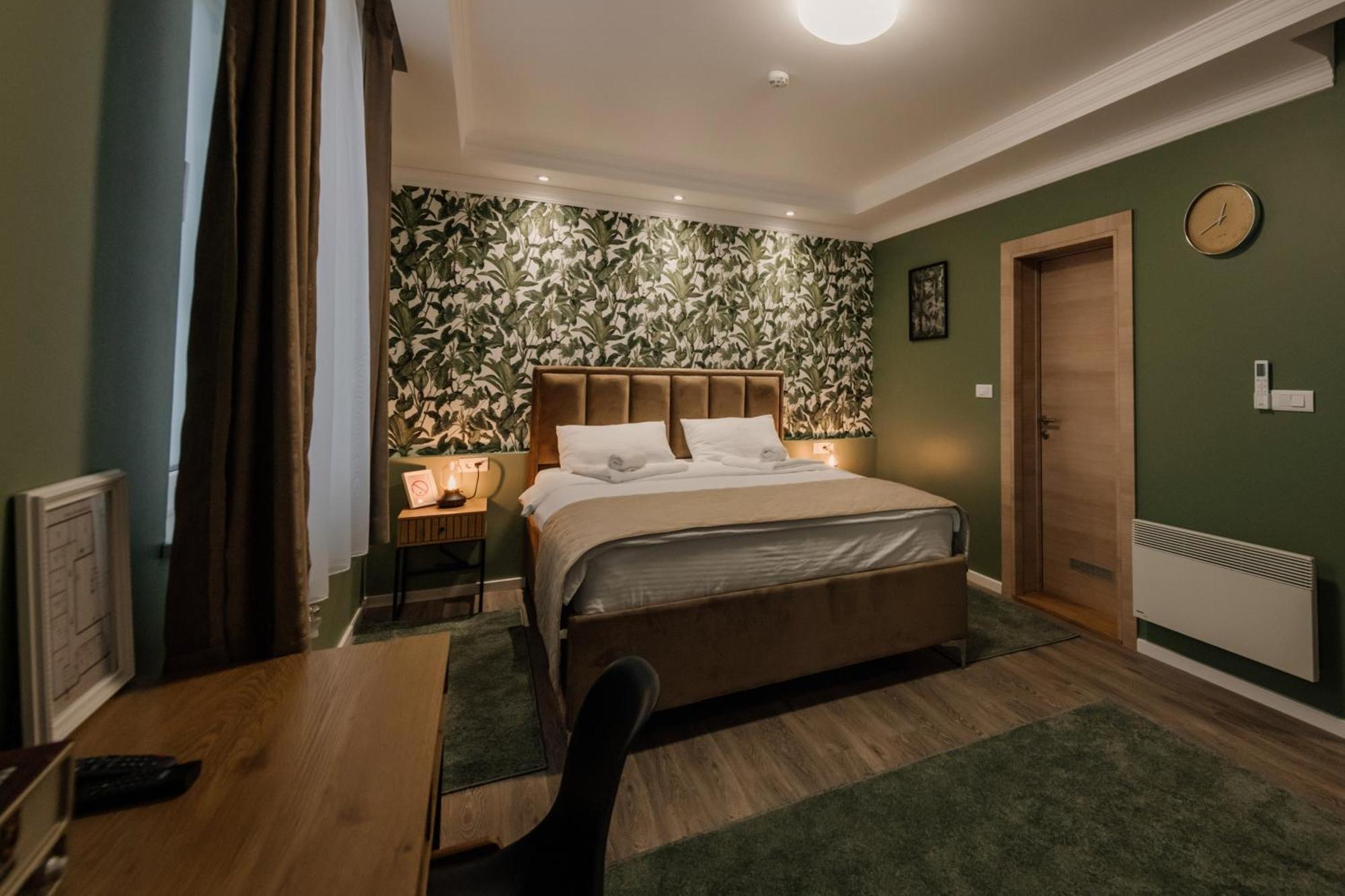 Hotel Beli Dvor Čačak Dış mekan fotoğraf