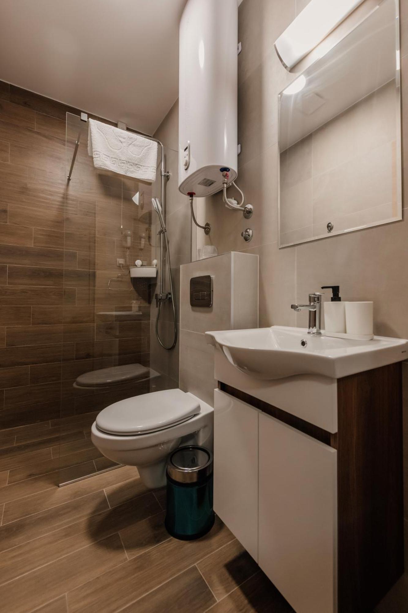 Hotel Beli Dvor Čačak Dış mekan fotoğraf