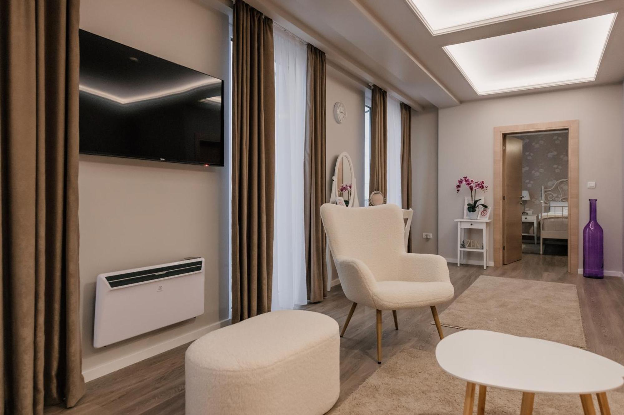 Hotel Beli Dvor Čačak Dış mekan fotoğraf