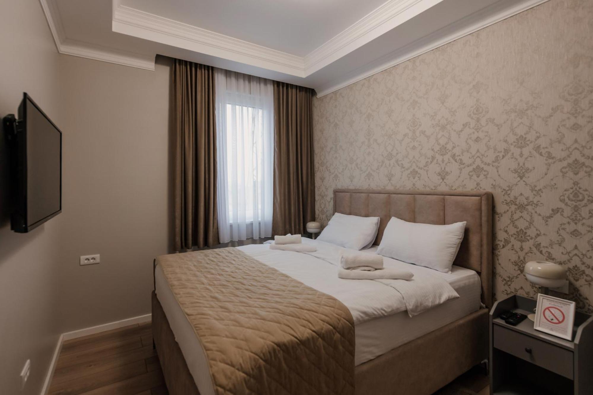 Hotel Beli Dvor Čačak Dış mekan fotoğraf
