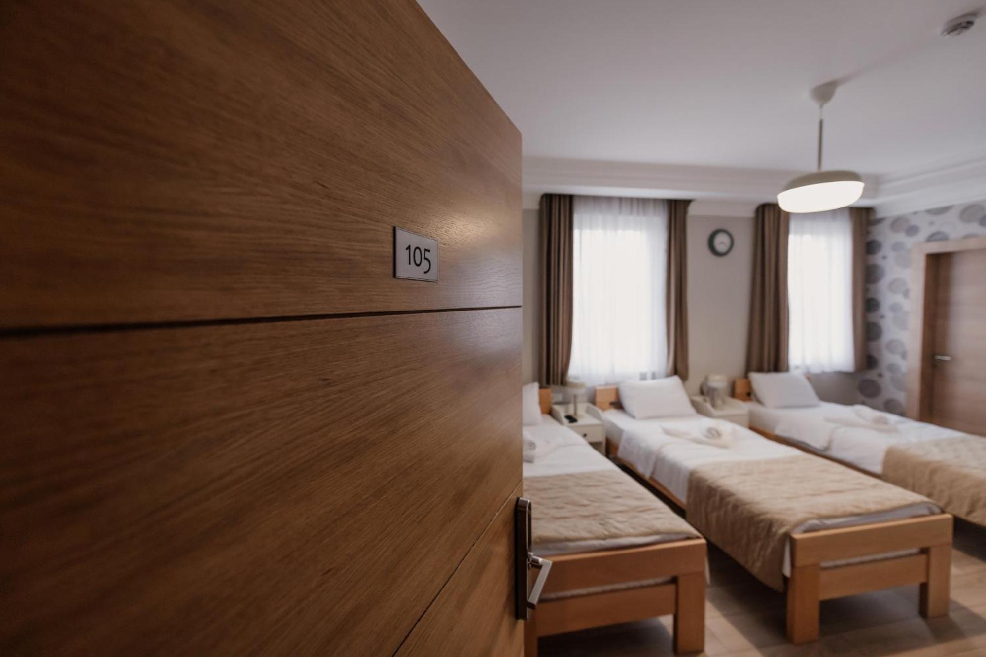 Hotel Beli Dvor Čačak Dış mekan fotoğraf