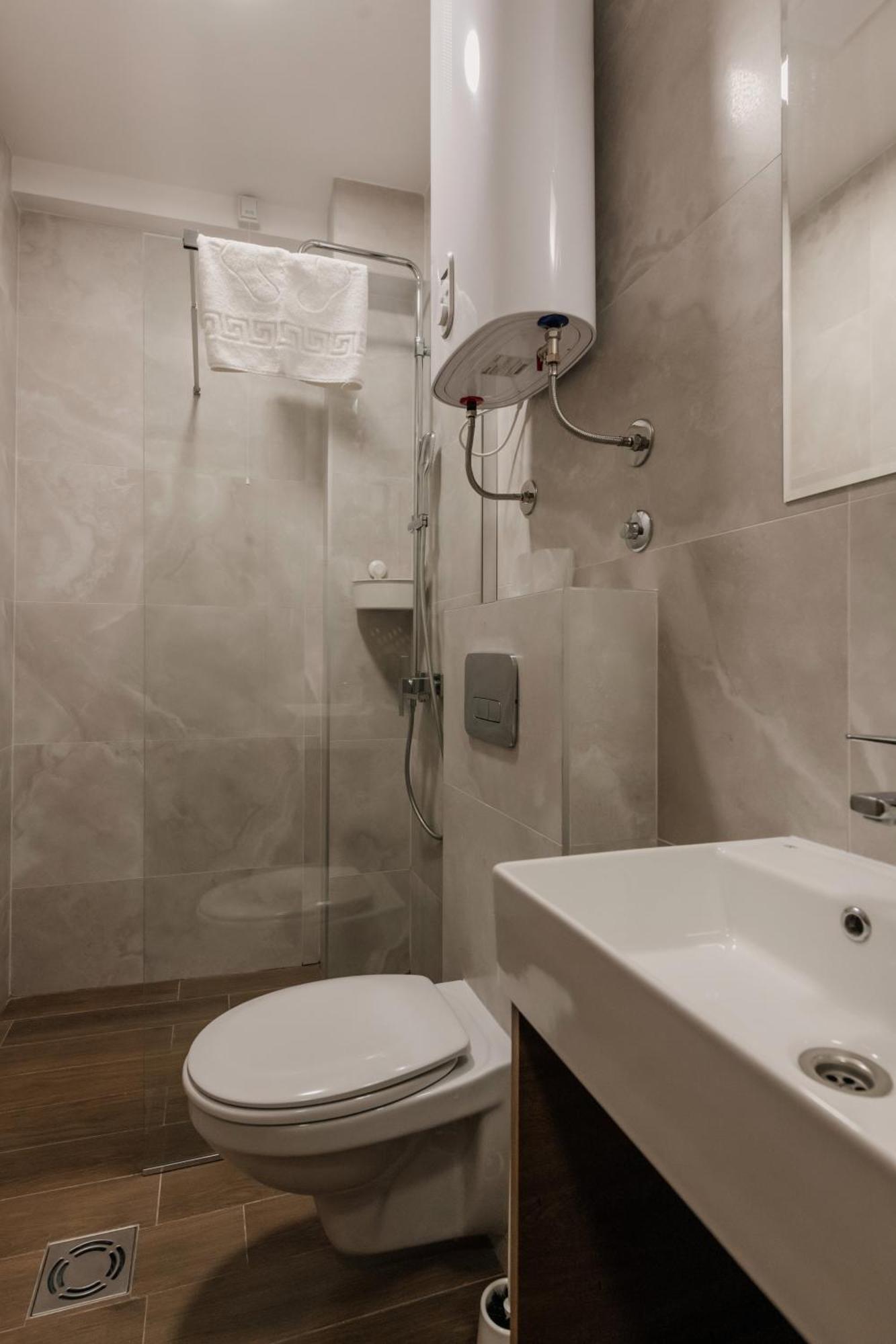 Hotel Beli Dvor Čačak Dış mekan fotoğraf